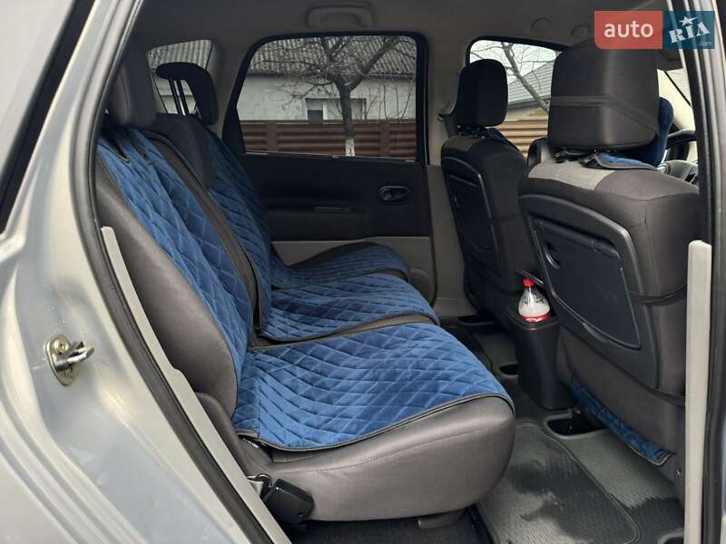 Мінівен Renault Scenic 2003 в Володимирі