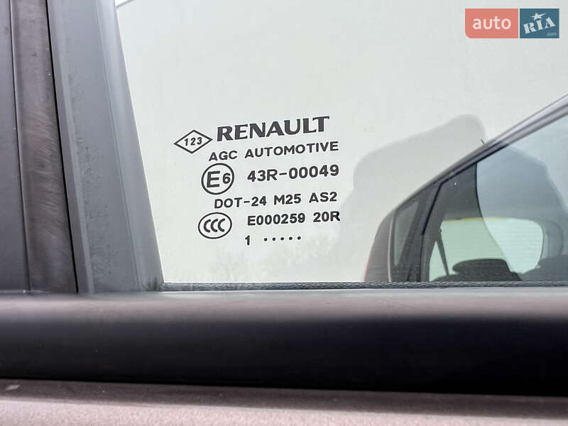 Минивэн Renault Scenic 2011 в Луцке фото 49 Минивэн Renault Scenic 2011 в Луцке