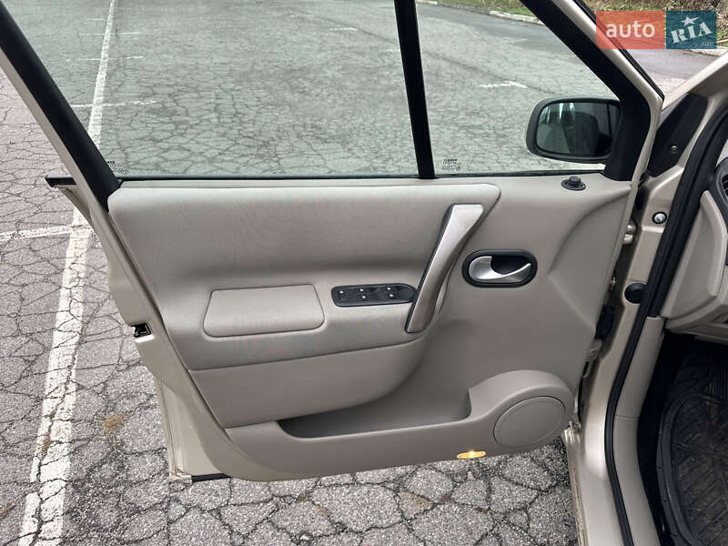 Минивэн Renault Scenic 2006 в Харькове