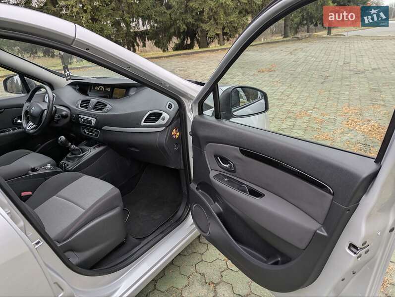 Минивэн Renault Scenic 2014 в Дубно