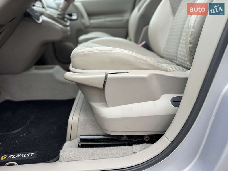 Мінівен Renault Scenic 2004 в Києві