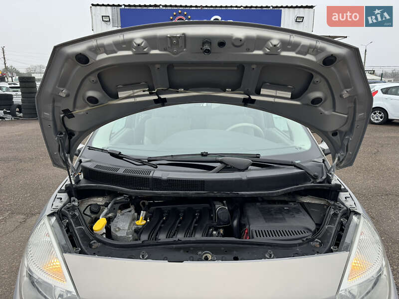 Мінівен Renault Scenic 2004 в Києві