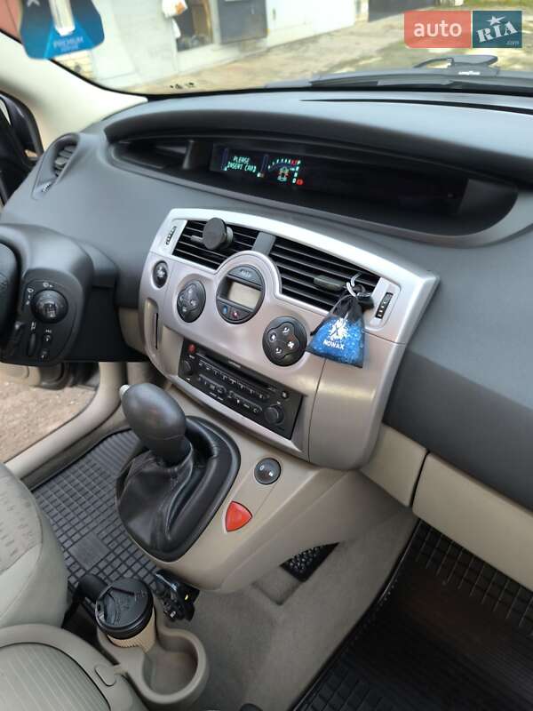 Мінівен Renault Scenic 2006 в Луцьку