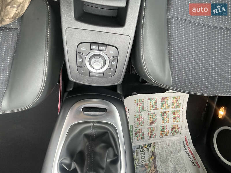 Мінівен Renault Scenic 2012 в Рівному фото 22 Мінівен Renault Scenic 2012 в Рівному