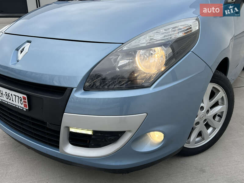 Минивэн Renault Scenic 2011 в Луцке