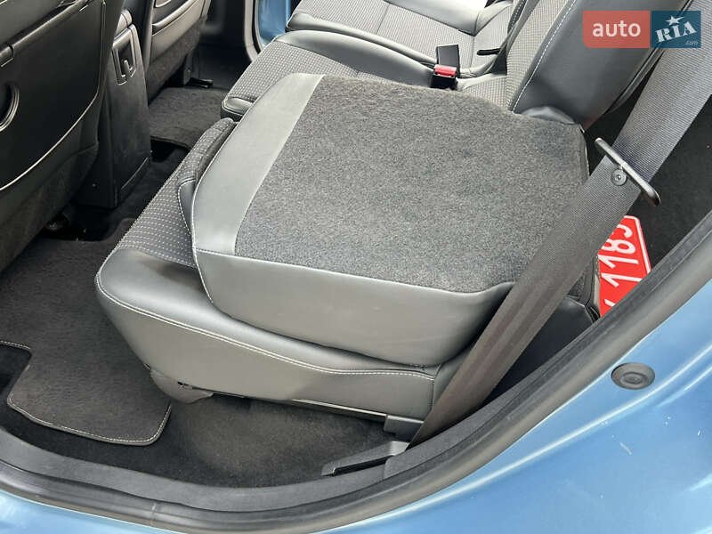 Минивэн Renault Scenic 2011 в Луцке