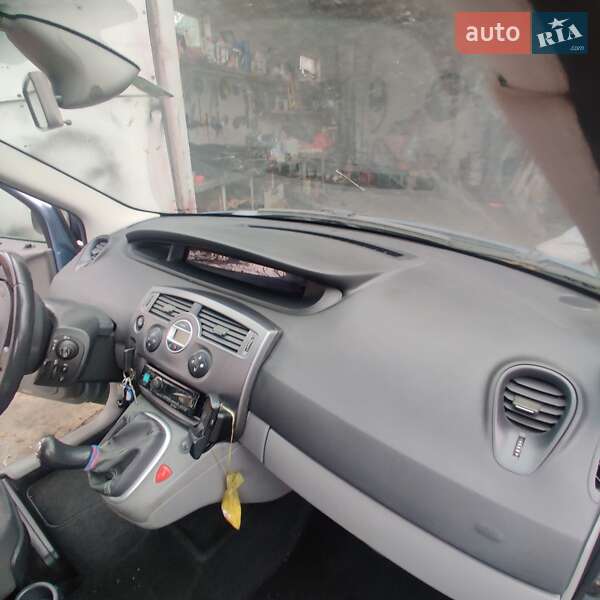 Минивэн Renault Scenic 2005 в Львове фото 10 Минивэн Renault Scenic 2005 в Львове