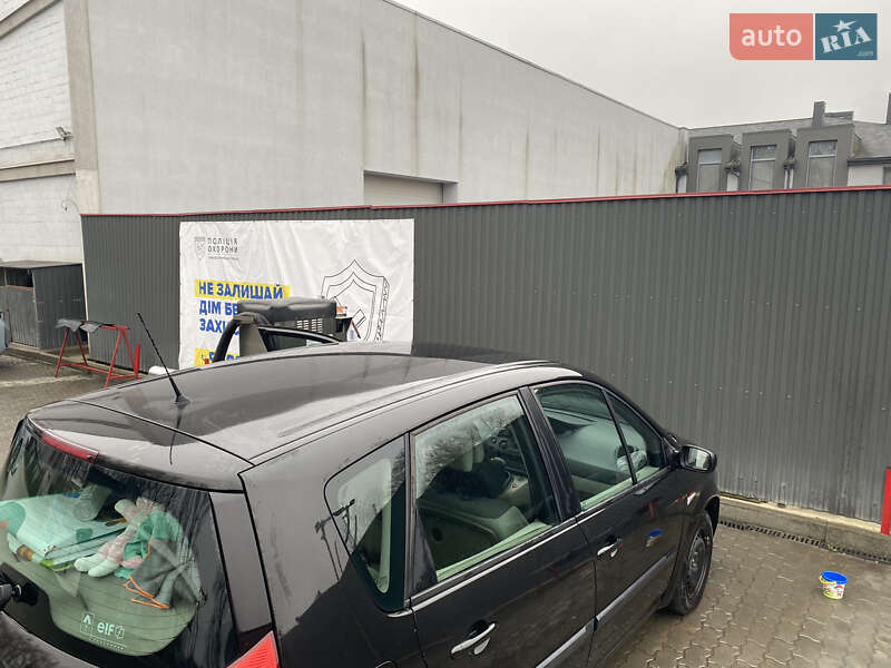 Мінівен Renault Scenic 2005 в Чернівцях
