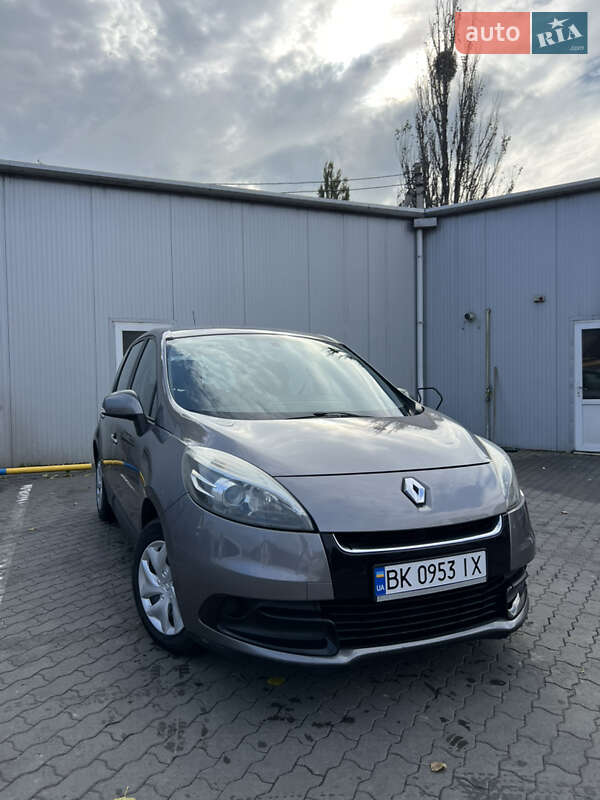 Минивэн Renault Scenic 2012 в Демидовке