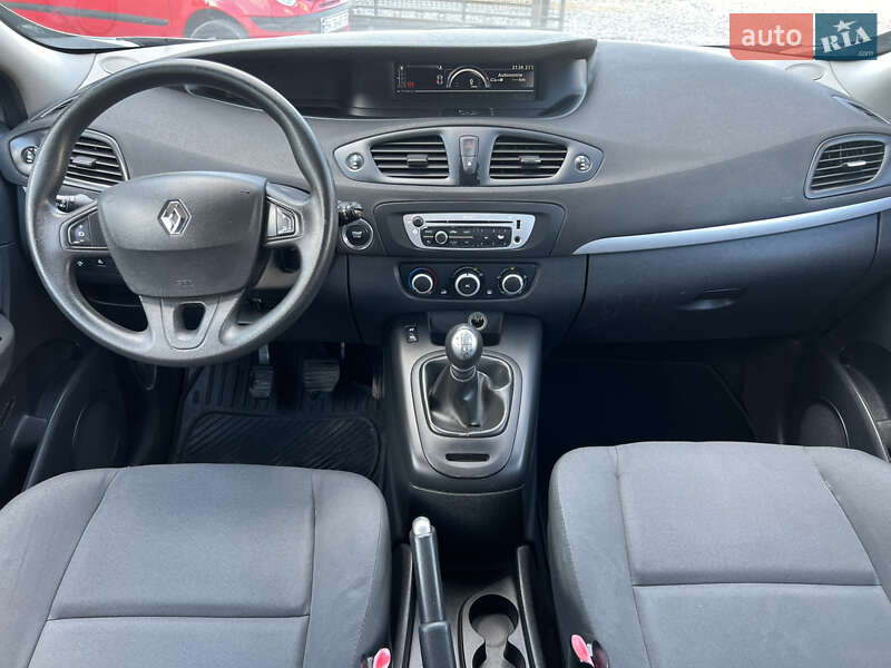 Минивэн Renault Scenic 2012 в Демидовке