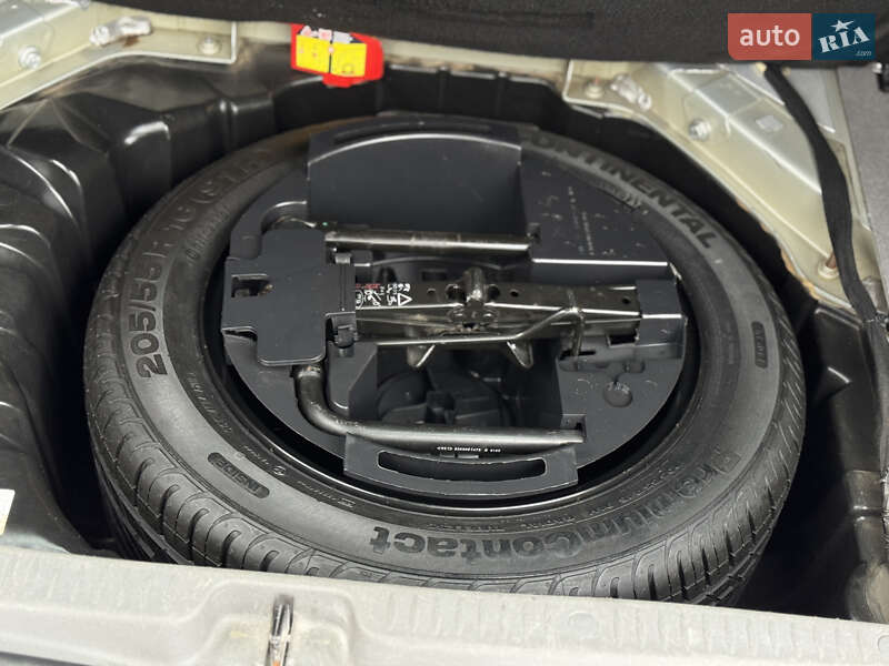 Минивэн Renault Scenic 2005 в Дрогобыче