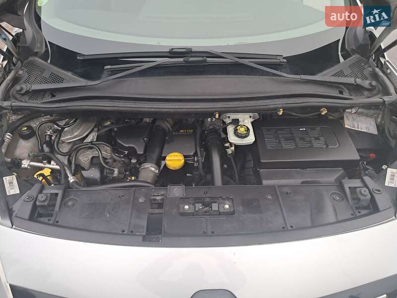 Минивэн Renault Scenic 2012 в Дубно