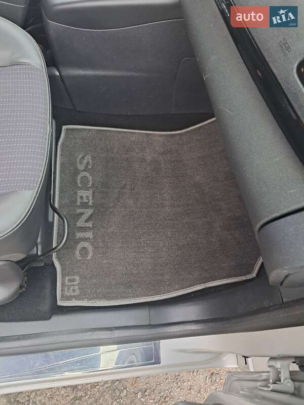 Минивэн Renault Scenic 2012 в Дубно