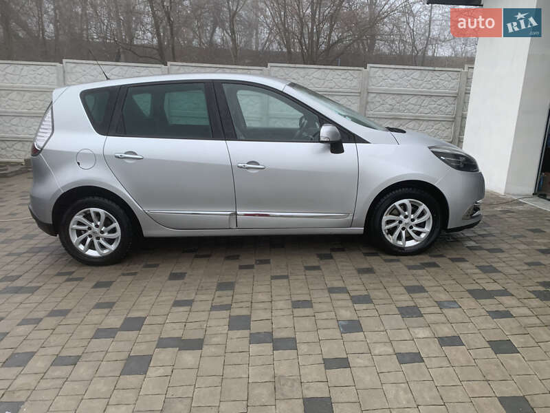 Минивэн Renault Scenic 2015 в Ровно