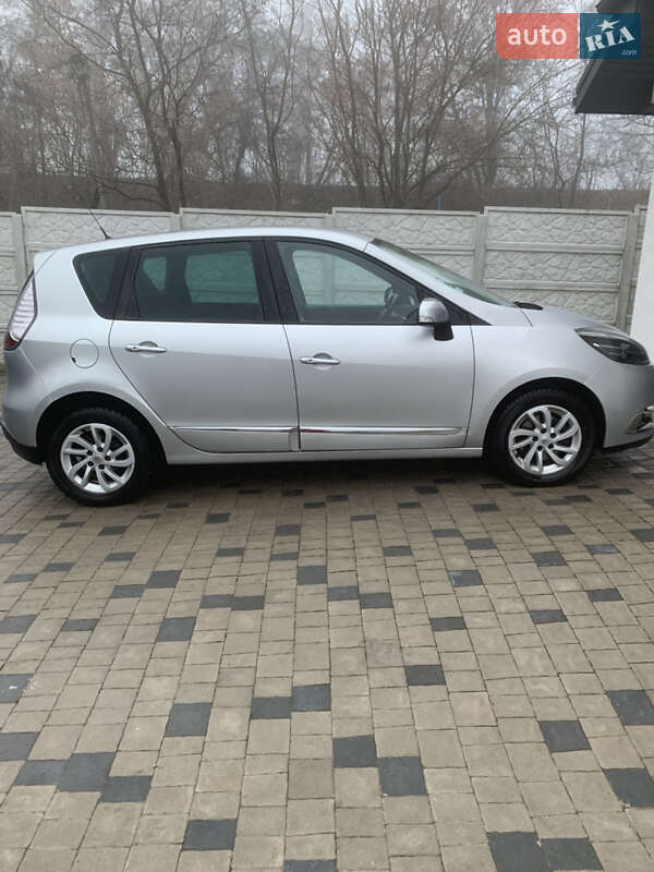 Минивэн Renault Scenic 2015 в Ровно