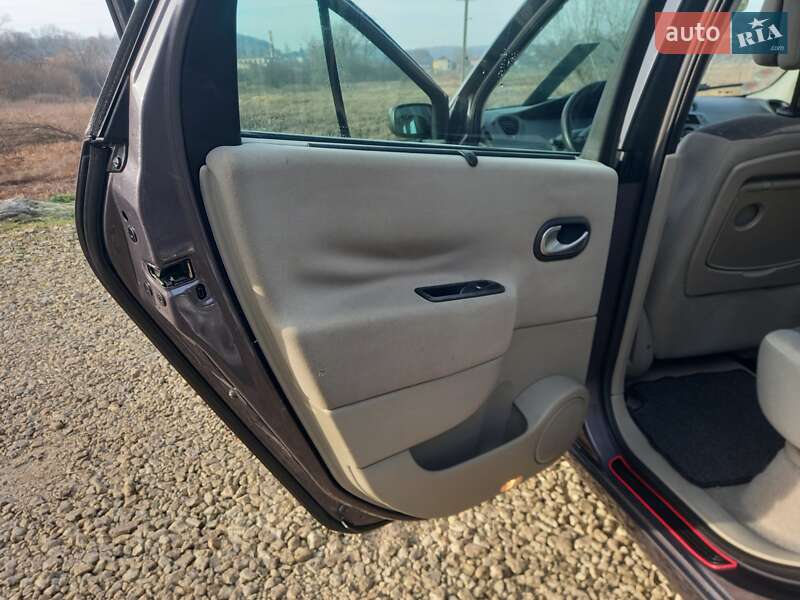 Мінівен Renault Scenic 2005 в Тернополі