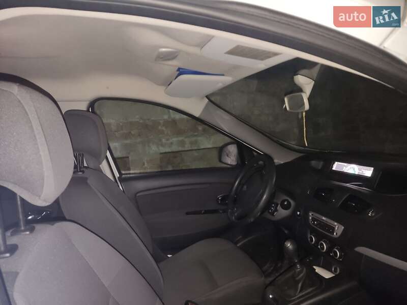 Минивэн Renault Scenic 2012 в Сумах