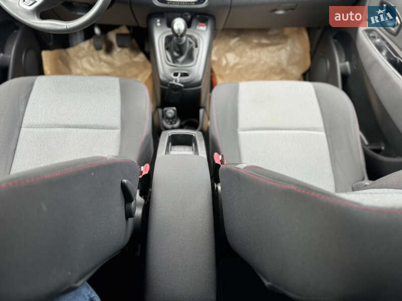 Мінівен Renault Scenic 2012 в Києві