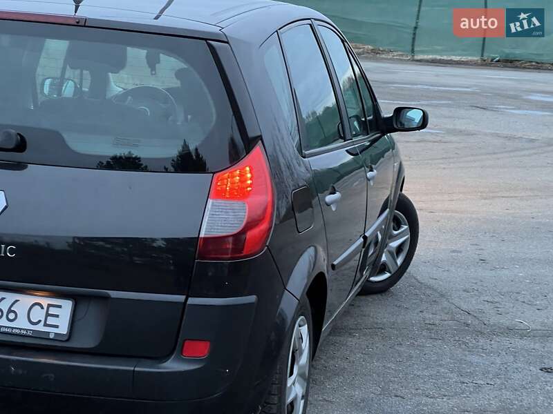 Минивэн Renault Scenic 2009 в Мене