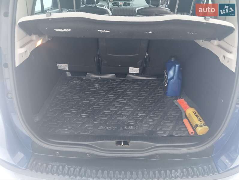 Минивэн Renault Scenic 2011 в Кривом Роге