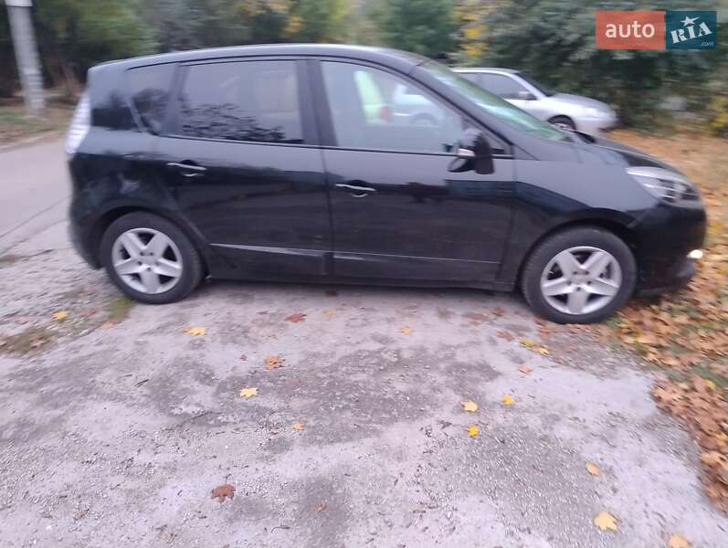 Минивэн Renault Scenic 2016 в Запорожье