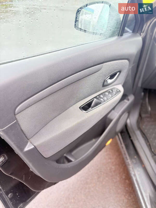 Минивэн Renault Scenic 2011 в Шостке