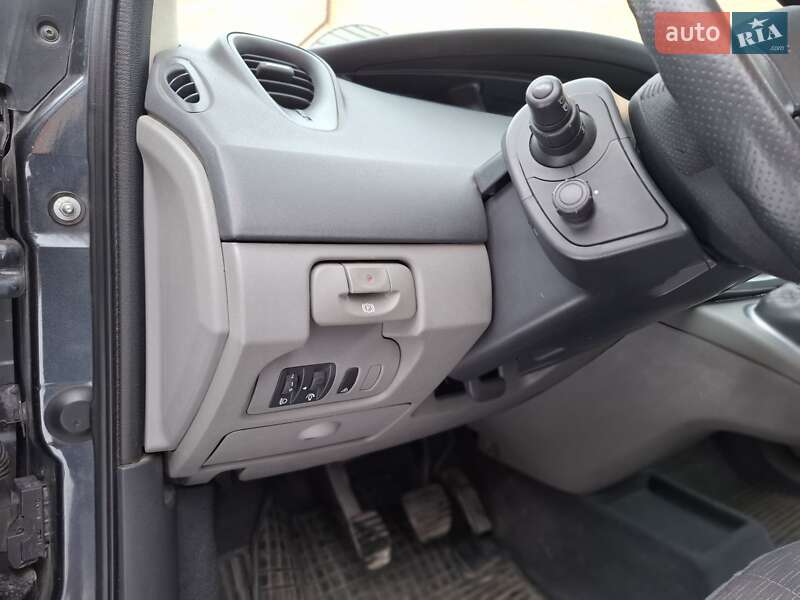 Минивэн Renault Scenic 2007 в Барышевке фото 28 Минивэн Renault Scenic 2007 в Барышевке