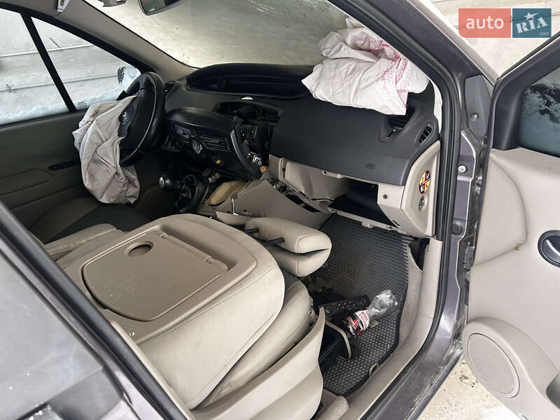 Мінівен Renault Scenic 2003 в Івано-Франківську