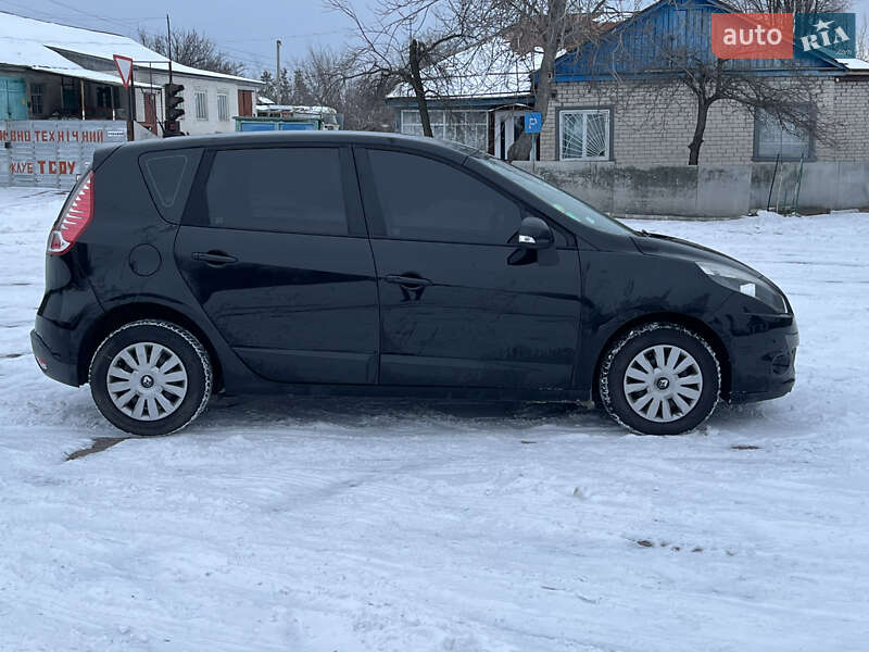 Минивэн Renault Scenic 2011 в Черкассах