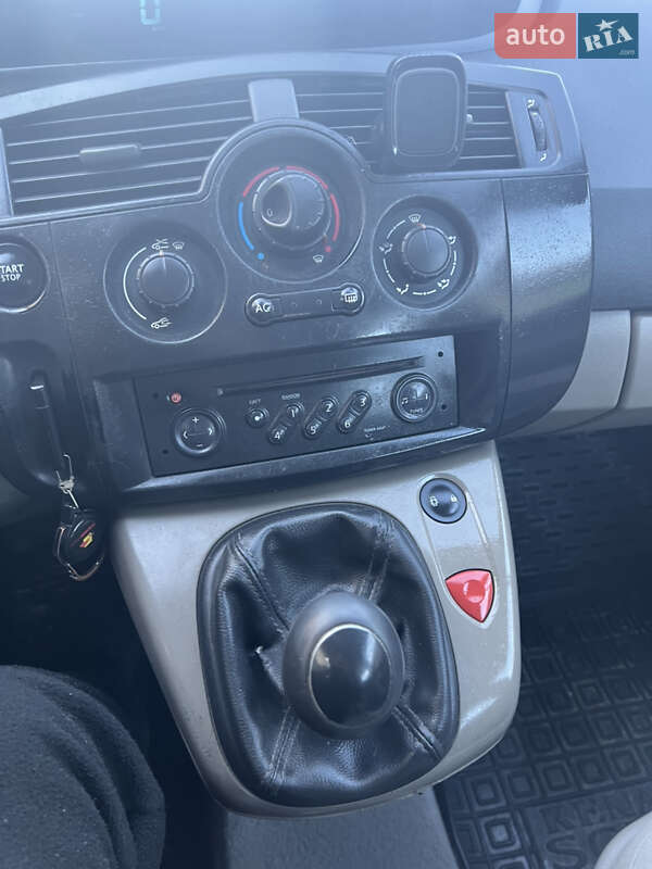Минивэн Renault Scenic 2004 в Киеве фото 15 Минивэн Renault Scenic 2004 в Киеве