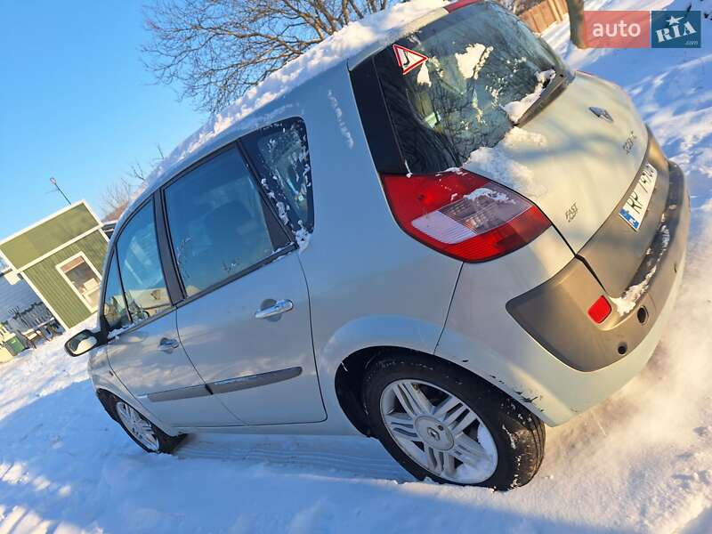 Мінівен Renault Scenic 2004 в Чернівцях