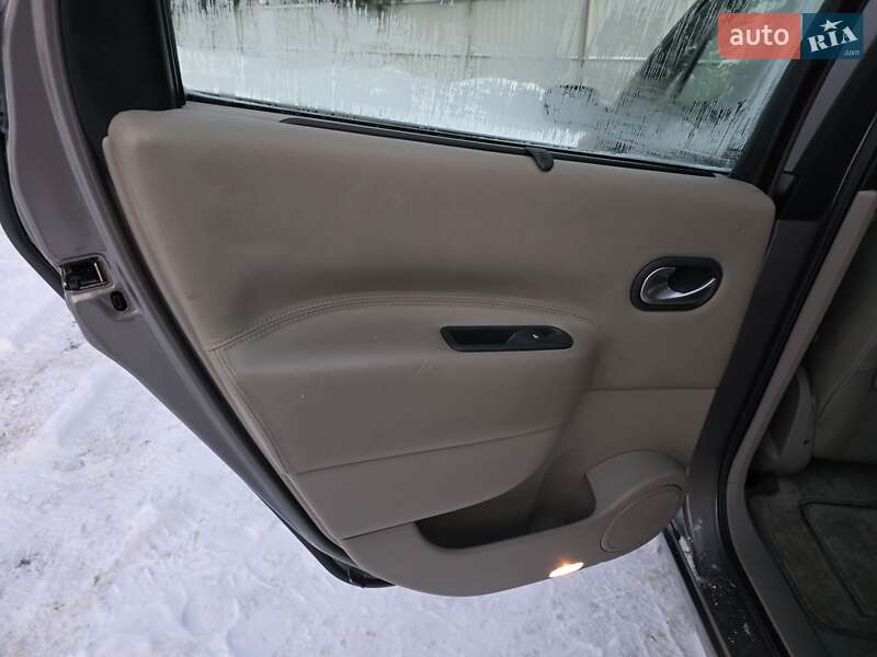 Минивэн Renault Scenic 2004 в Луцке