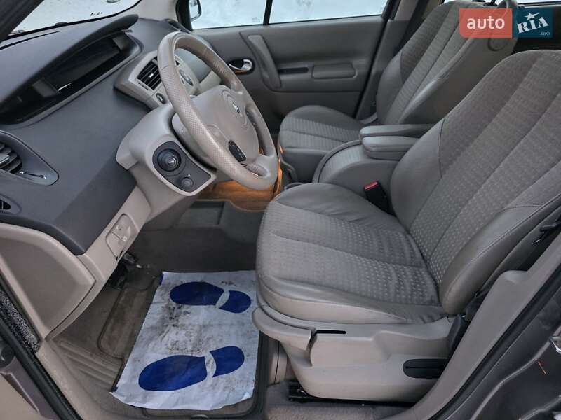 Минивэн Renault Scenic 2004 в Луцке