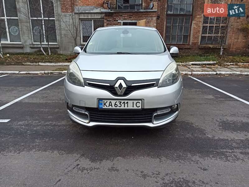 Минивэн Renault Scenic 2015 в Киеве