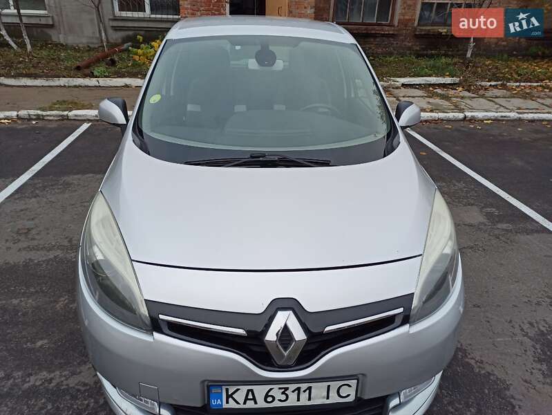 Минивэн Renault Scenic 2015 в Киеве