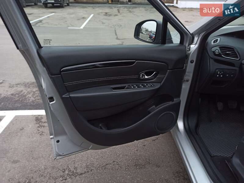 Минивэн Renault Scenic 2015 в Киеве