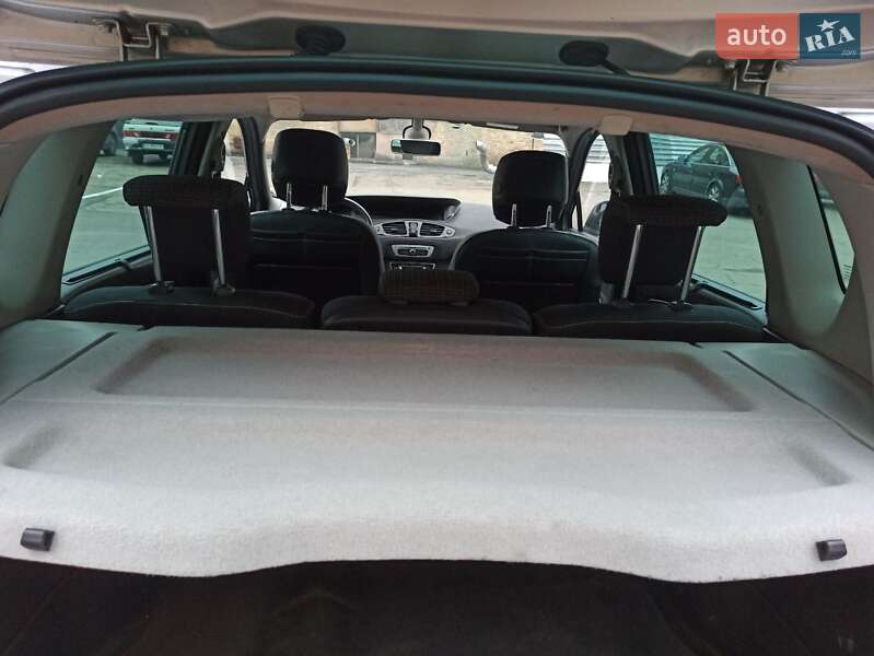 Минивэн Renault Scenic 2015 в Киеве