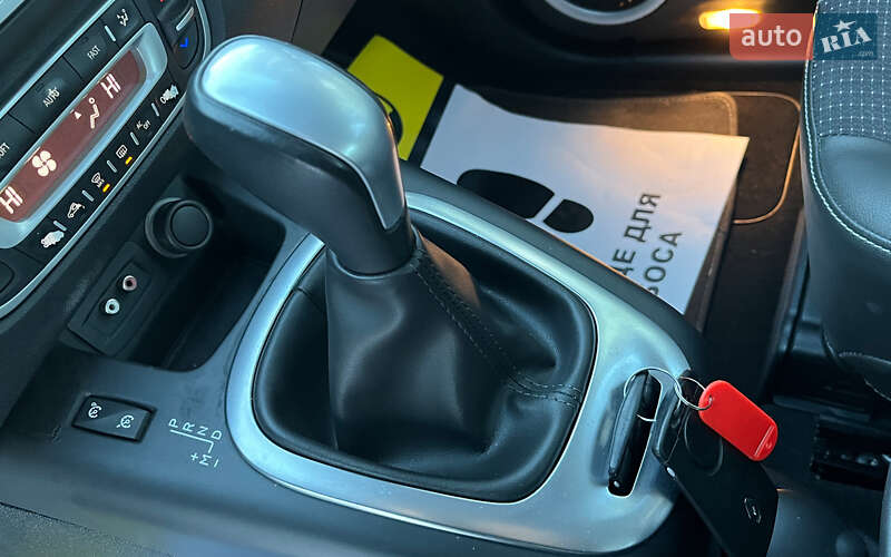 Минивэн Renault Scenic 2011 в Стрые фото 13 Минивэн Renault Scenic 2011 в Стрые