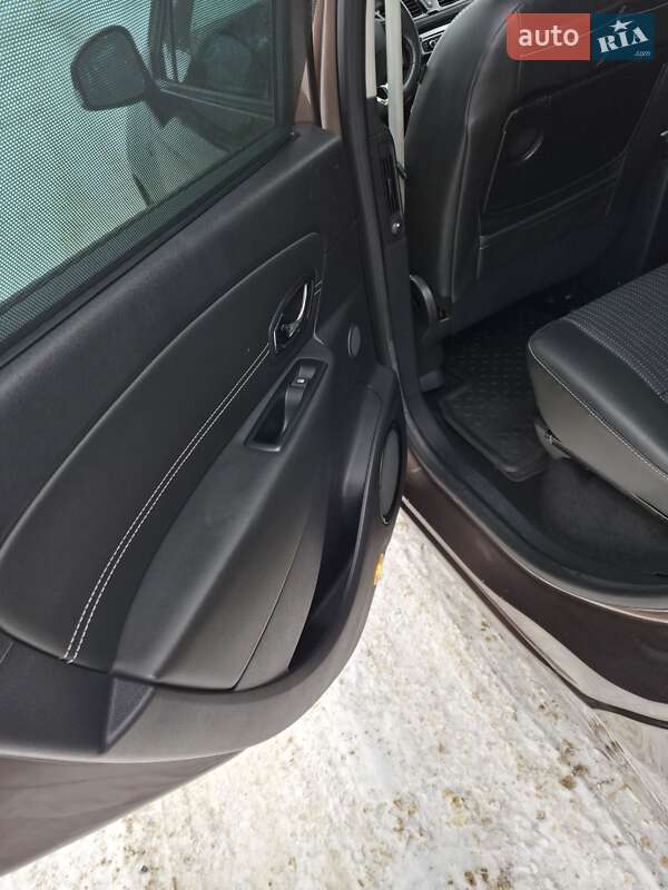 Минивэн Renault Scenic 2014 в Вараше фото 31 Минивэн Renault Scenic 2014 в Вараше