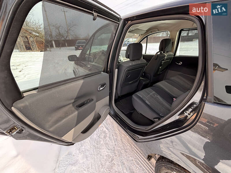 Минивэн Renault Scenic 2005 в Надворной