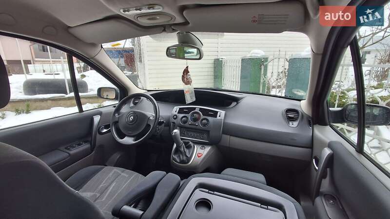 Минивэн Renault Scenic 2005 в Дубно