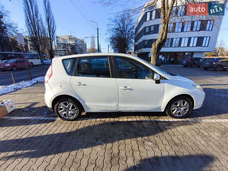 Минивэн Renault Scenic 2011 в Луцке