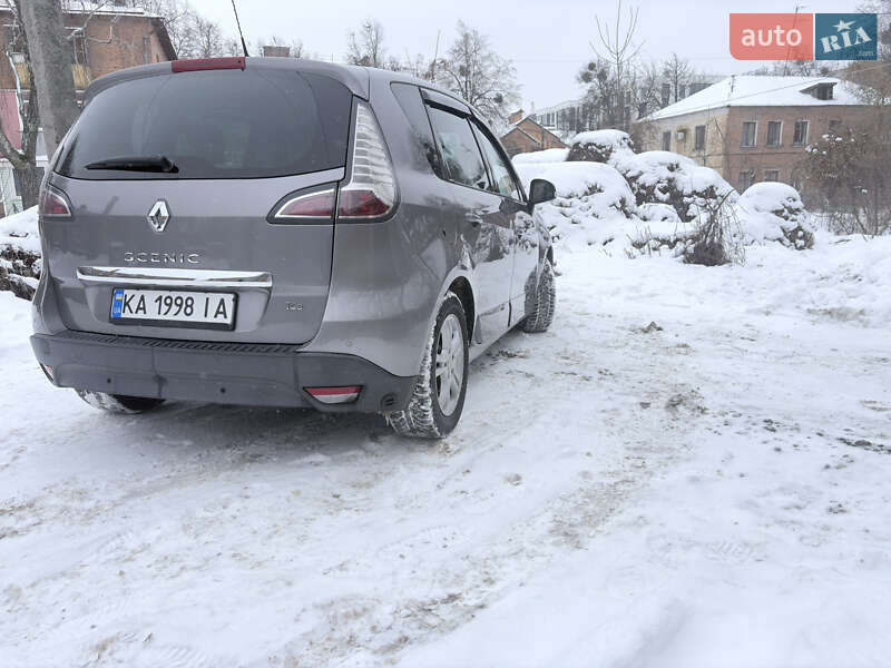 Минивэн Renault Scenic 2012 в Ромнах
