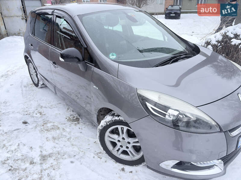 Минивэн Renault Scenic 2012 в Ромнах