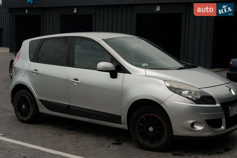 Минивэн Renault Scenic 2011 в Каменец-Подольском