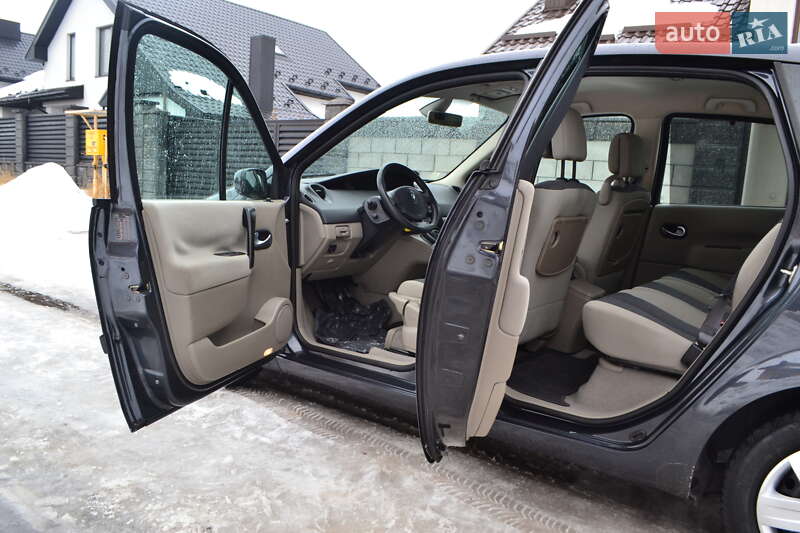 Минивэн Renault Scenic 2006 в Ровно