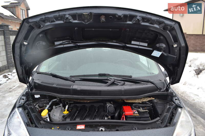 Минивэн Renault Scenic 2006 в Ровно