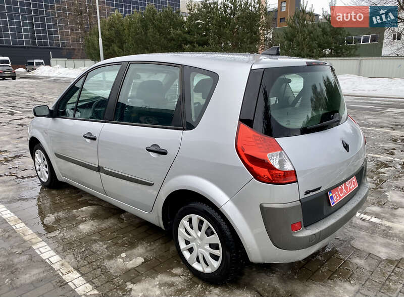 Минивэн Renault Scenic 2006 в Луцке