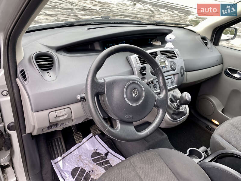 Минивэн Renault Scenic 2006 в Луцке