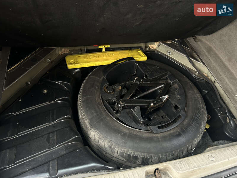 Мінівен Renault Scenic 2004 в Івано-Франківську фото 28 Мінівен Renault Scenic 2004 в Івано-Франківську